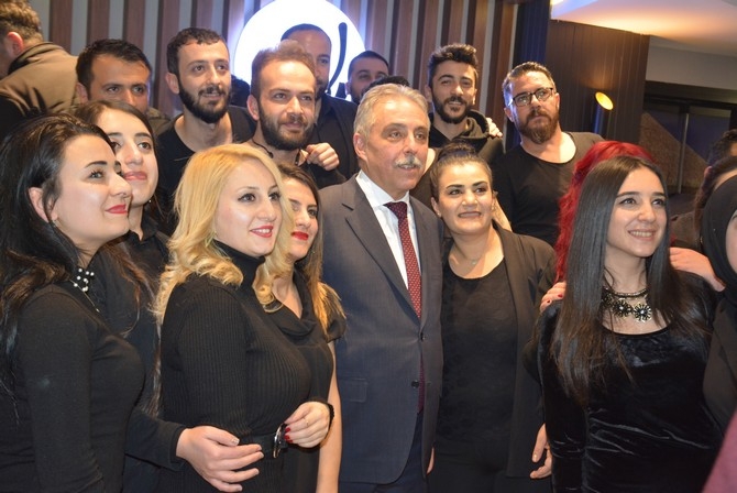 Vali Toprak, türkülerle Hakkari’den ayrıldı 20