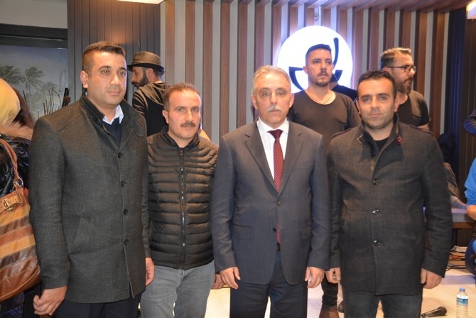 Vali Toprak, türkülerle Hakkari’den ayrıldı 23
