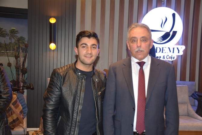 Vali Toprak, türkülerle Hakkari’den ayrıldı 30