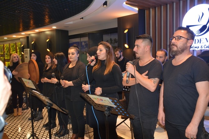 Vali Toprak, türkülerle Hakkari’den ayrıldı 6