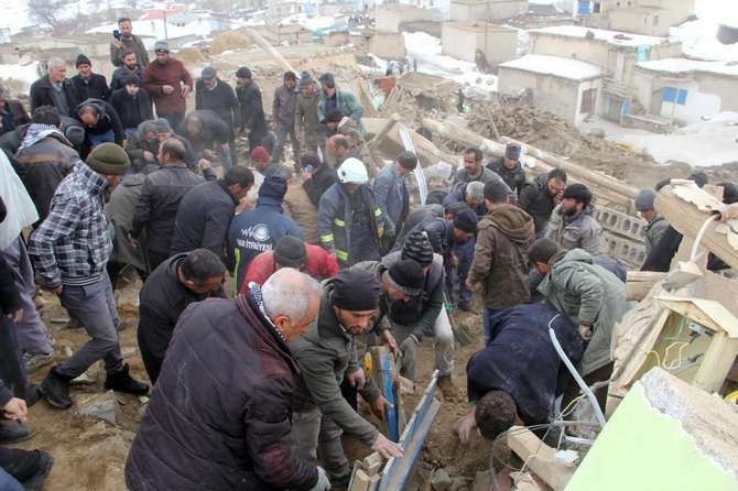 Başkale depreminde ilk fotoğraflar 7
