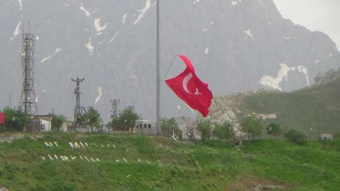 Hakkari'de fırtına dehşeti yaşandı 3