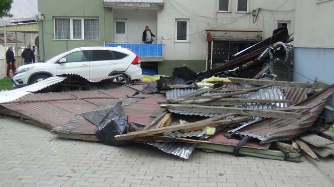 Hakkari'de fırtına dehşeti yaşandı 7