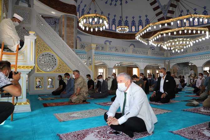 Ulu cami hizmete açıldı 24