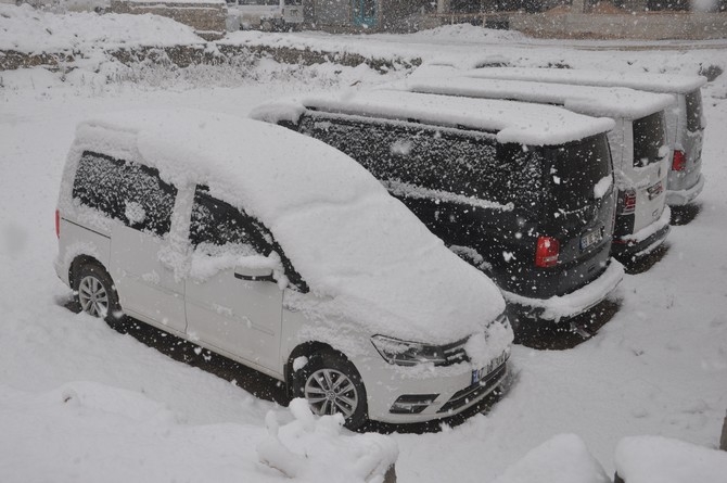 Yüksekova'da kar yağışı 1