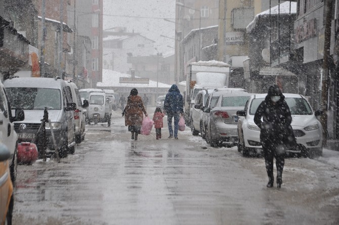 Yüksekova'da kar yağışı 14