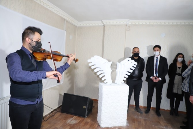 Hakkari'de ilk heykel sergisi açıldı 4