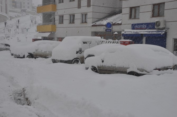 Yüksekova kara gömüldü 6