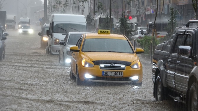 Yüksekova'dan sel kareleri 1