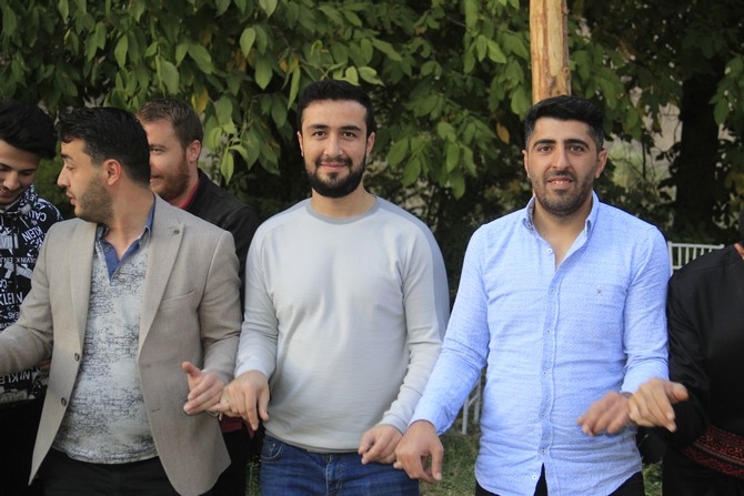 Çiftçi ailesinin mutlu günü-2021 30
