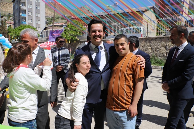 Özel çocuklara renkli şenlik 19