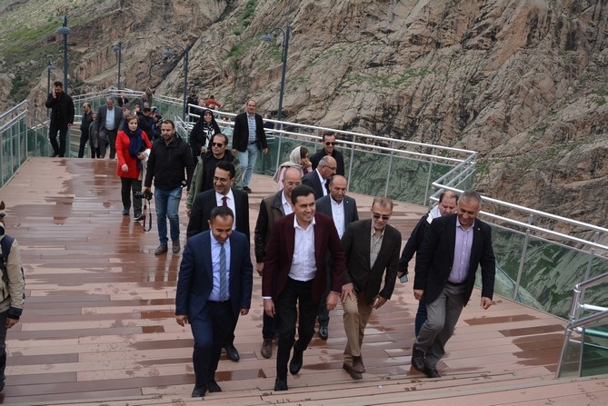İranlı turistler Hakkari'de 12