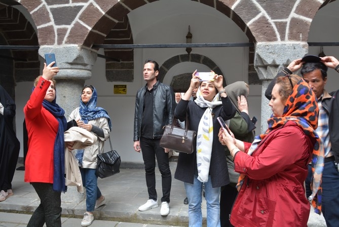 İranlı turistler Hakkari'de 26