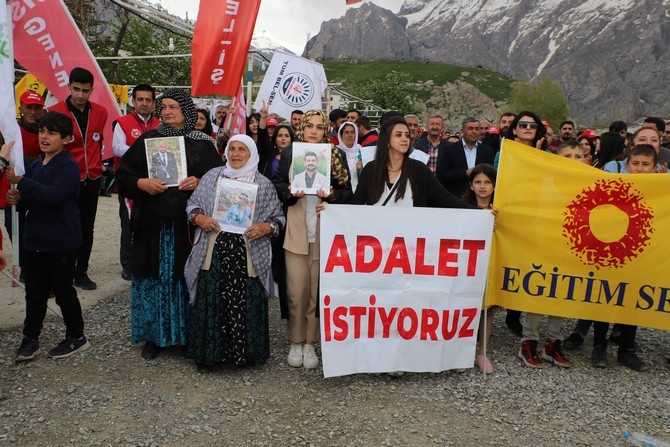 Hakkari'de halaylı 1 mayıs kutlaması 10