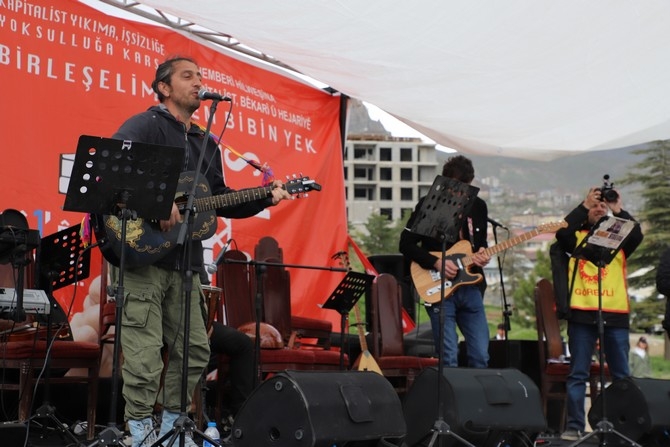 Hakkari'de halaylı 1 mayıs kutlaması 12