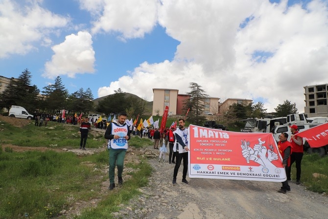 Hakkari'de halaylı 1 mayıs kutlaması 2