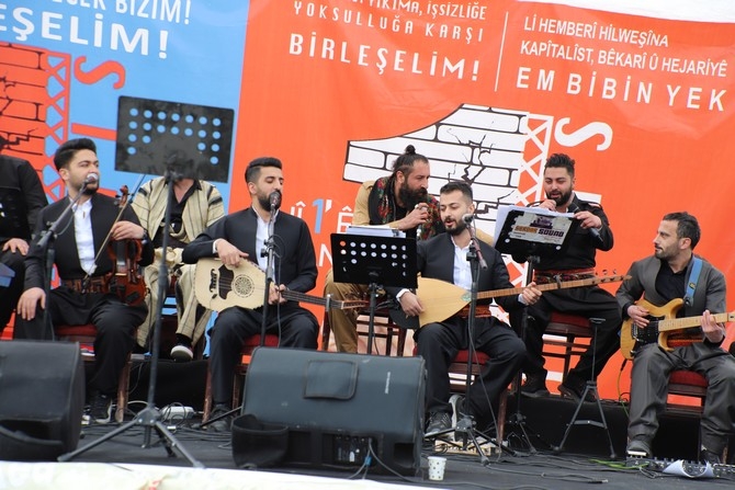 Hakkari'de halaylı 1 mayıs kutlaması 20