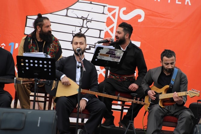 Hakkari'de halaylı 1 mayıs kutlaması 21