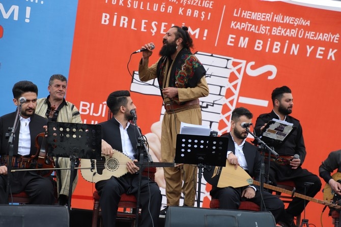 Hakkari'de halaylı 1 mayıs kutlaması 22