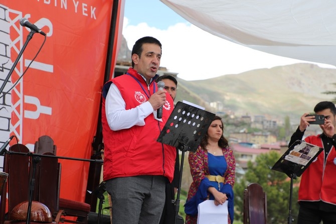 Hakkari'de halaylı 1 mayıs kutlaması 7