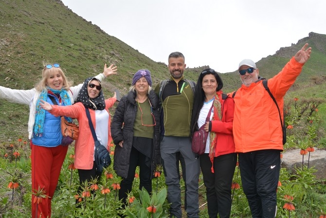 Turistler Ters lale bahçesine hayran kaldı 18