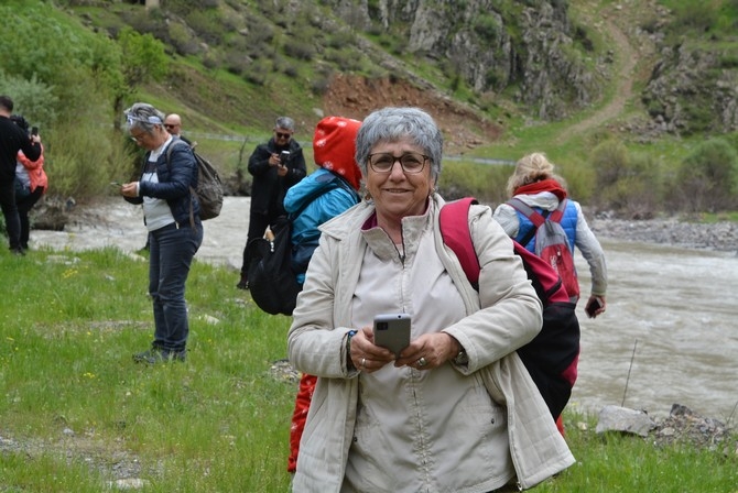 Turistler Ters lale bahçesine hayran kaldı 25