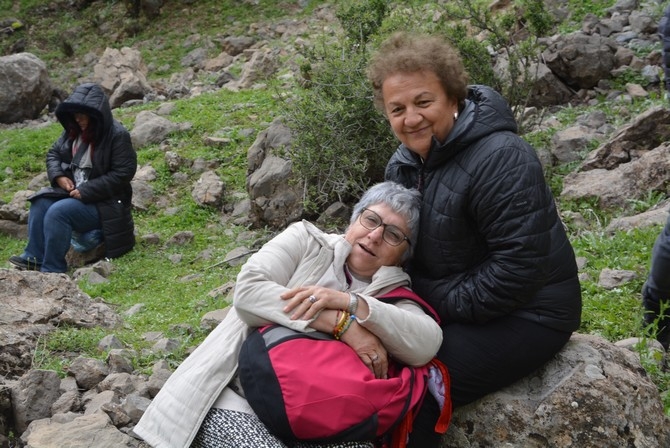 Turistler Ters lale bahçesine hayran kaldı 30