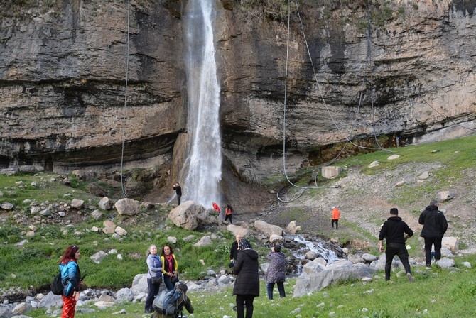 Turistler Ters lale bahçesine hayran kaldı 41