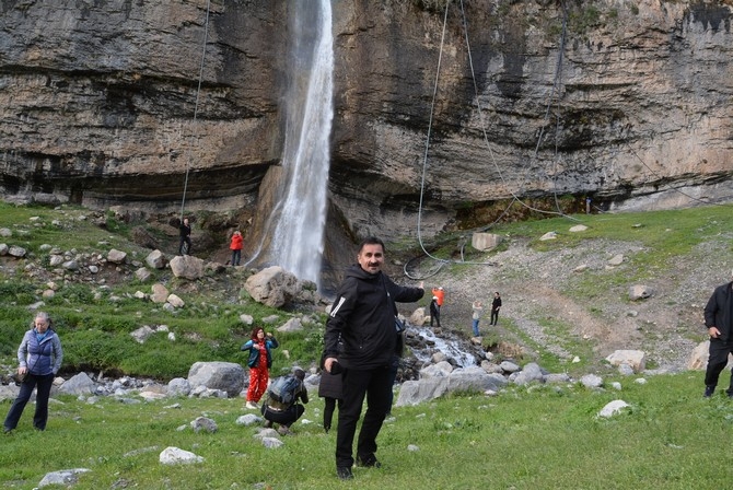 Turistler Ters lale bahçesine hayran kaldı 42