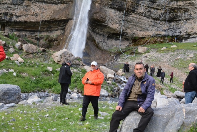 Turistler Ters lale bahçesine hayran kaldı 45