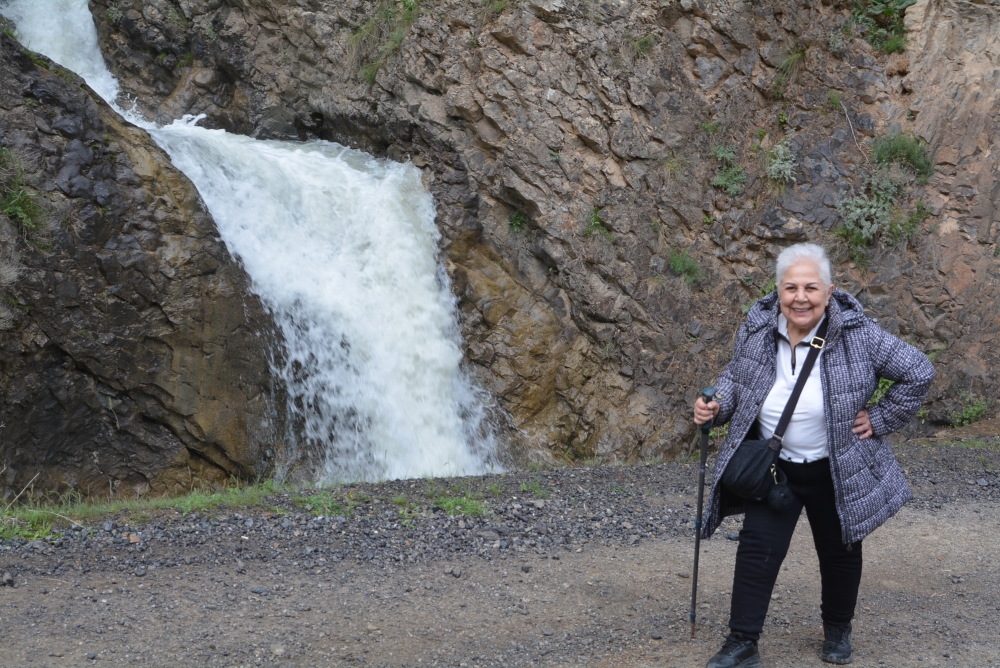 Turistler Ters lale bahçesine hayran kaldı 46