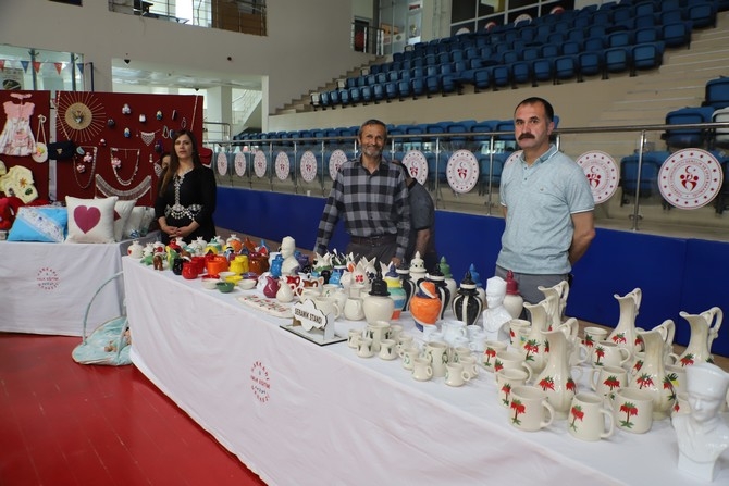 Halk eğitim merkezi sergisine yoğun ilgi 11