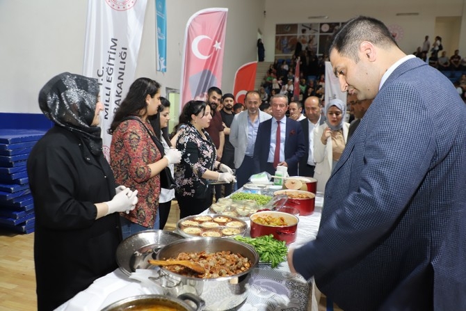 Halk eğitim merkezi sergisine yoğun ilgi 23