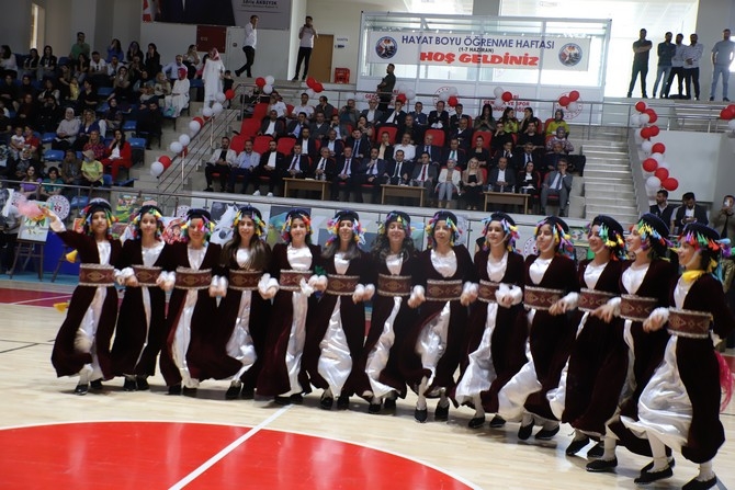 Halk eğitim merkezi sergisine yoğun ilgi 5