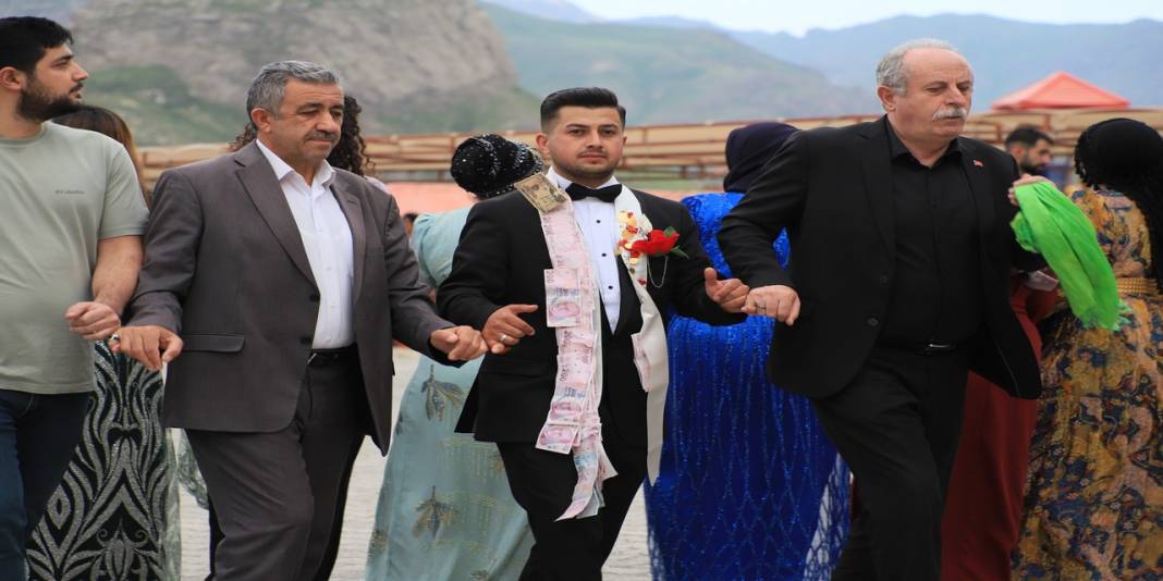 Tatlı Ailesinin Mutlu Günü 46
