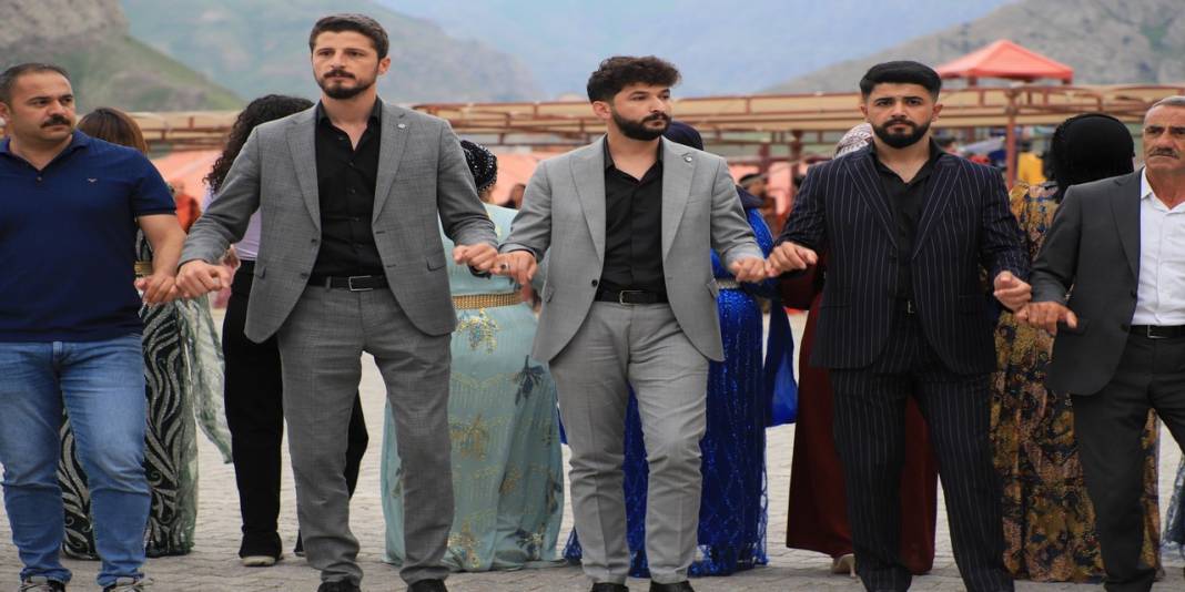 Tatlı Ailesinin Mutlu Günü 49