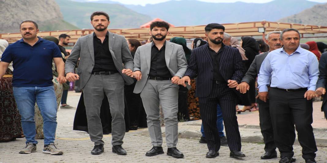 Tatlı Ailesinin Mutlu Günü 50