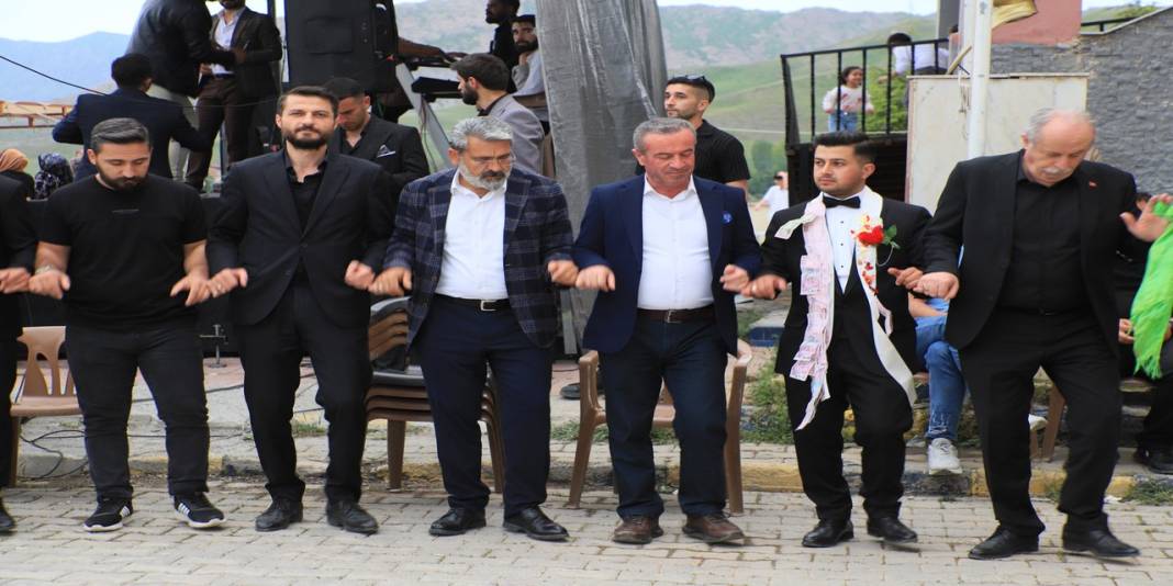 Tatlı Ailesinin Mutlu Günü 55