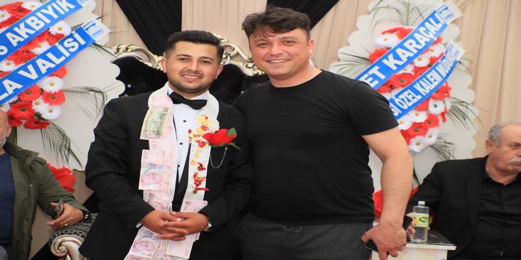 Tatlı Ailesinin Mutlu Günü 60