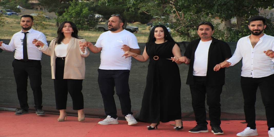 Çelik Ailesinin Mutlu Günü 50