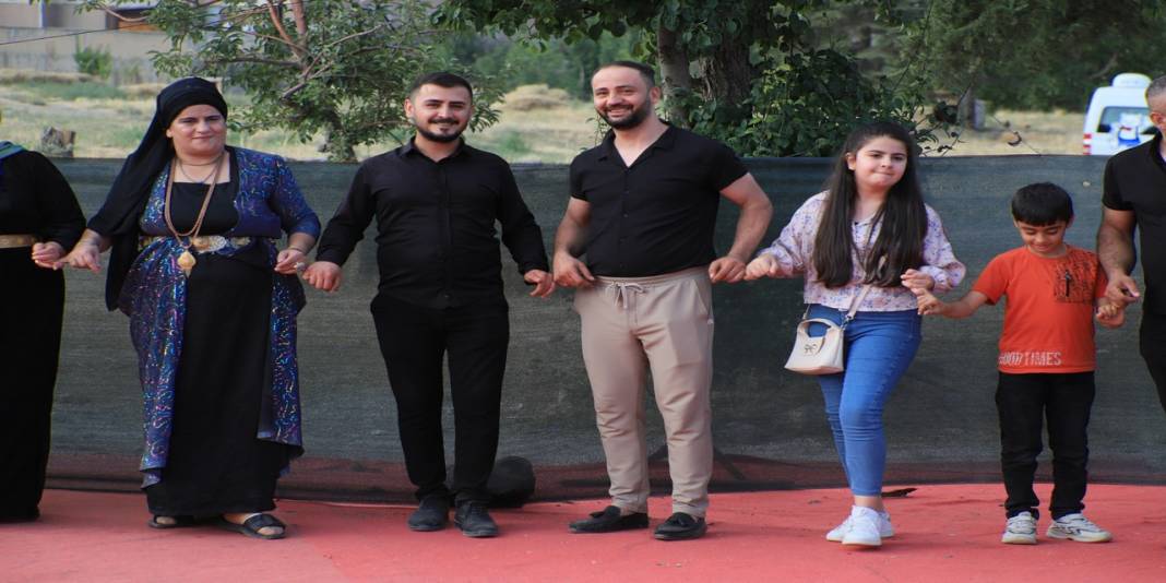 Çelik Ailesinin Mutlu Günü 52