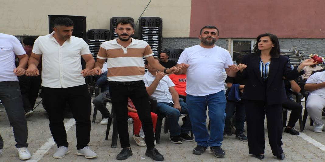 Çiftçi Ailesinin Mutlu Günü 28