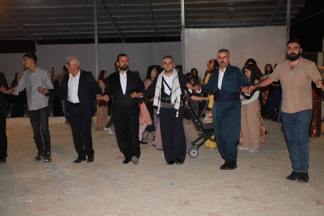Akar Ailesinin Görkemli Düğünü 15