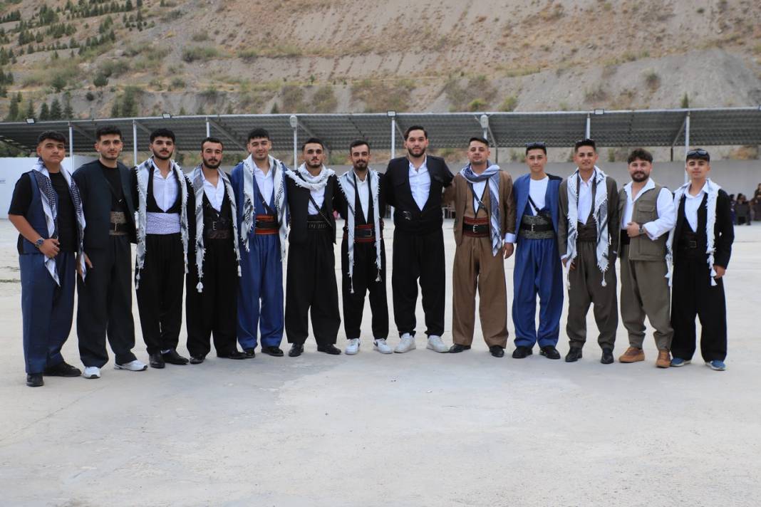 Akar Ailesinin Görkemli Düğünü 3