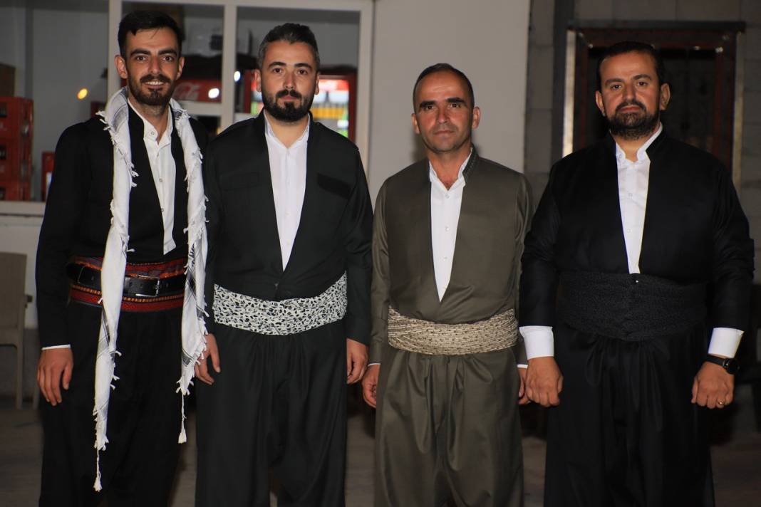 Akar Ailesinin Görkemli Düğünü 38
