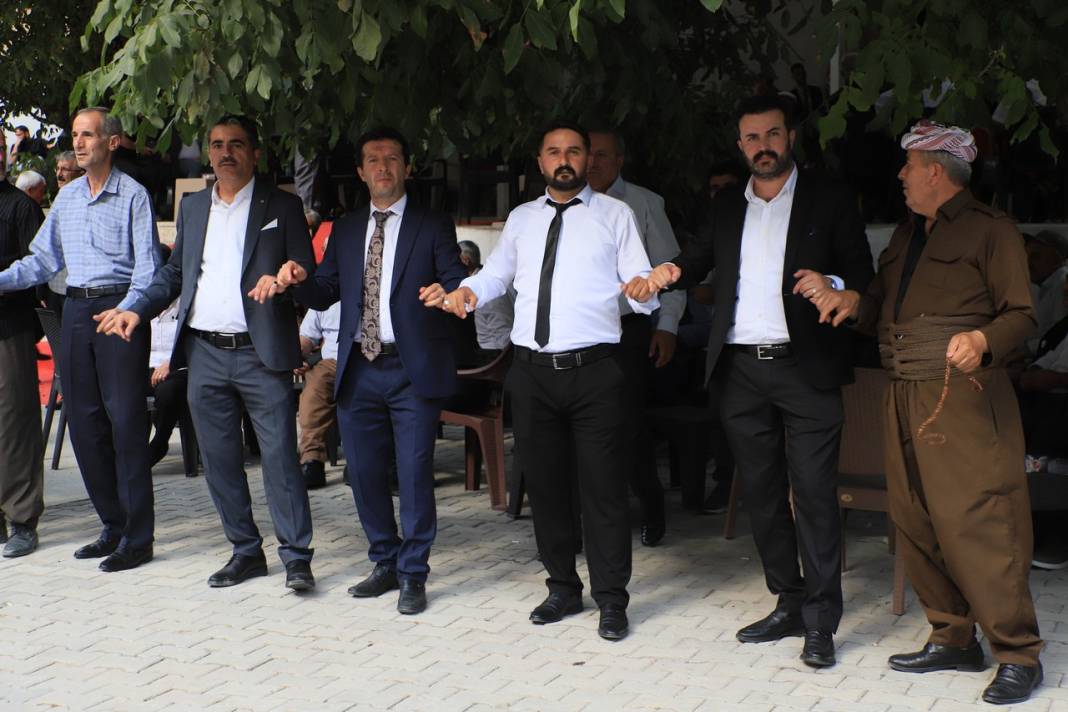 Akar Ailesinin Görkemli Düğünü 40