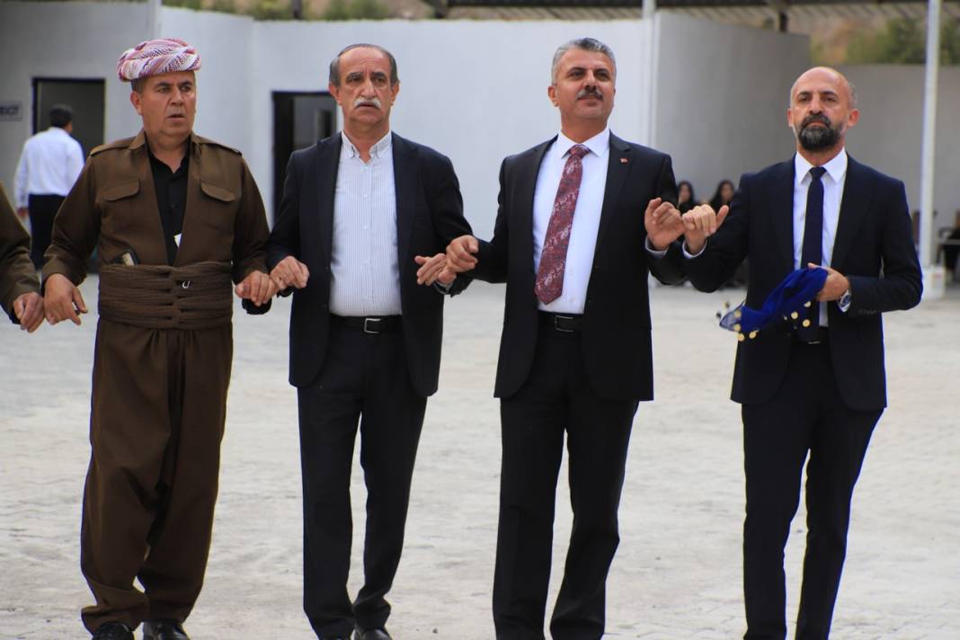 Akar Ailesinin Görkemli Düğünü 74