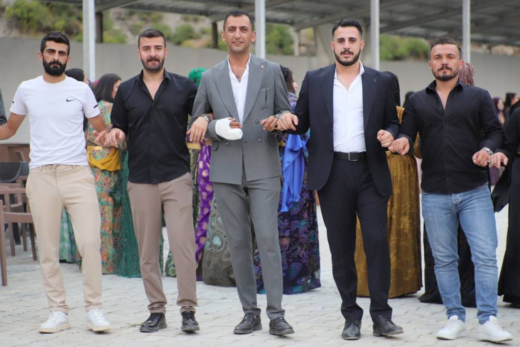 Akar Ailesinin Görkemli Düğünü 91