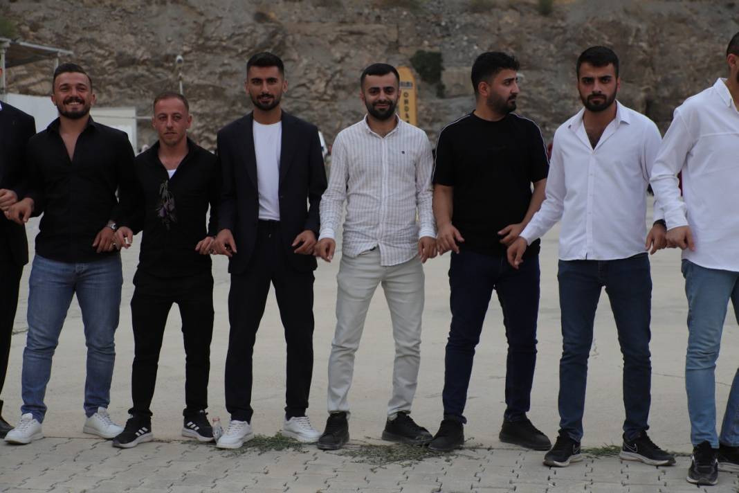 Akar Ailesinin Görkemli Düğünü 92