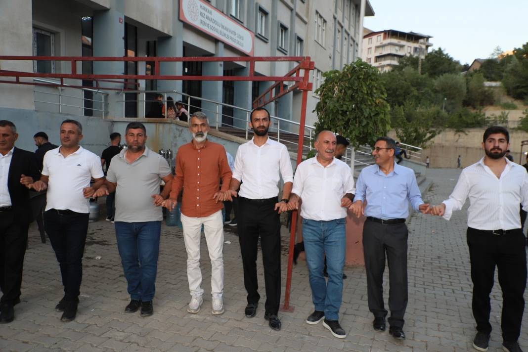 Seyitoğulları Ailesinin Mutlu Günü 36